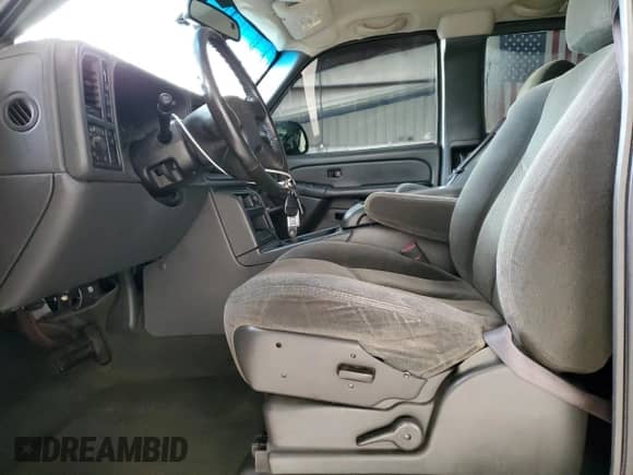 2004 Chevrolet Silverado 2500HD Work Truck with VIN 1GCHK29U54E237977, listed as a Copart auction lot 84549995 with 150,988 mi miles and Salvage title. Bid and sale history available at DreamBid. Image 7.