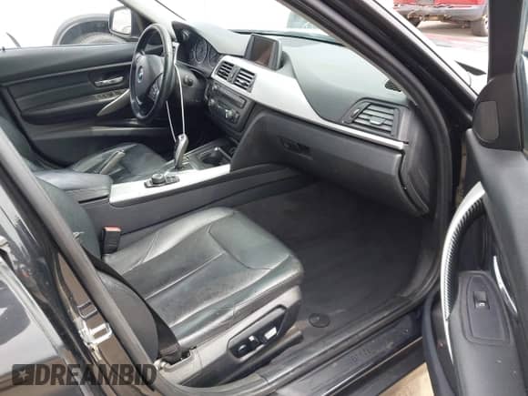 2012 BMW 3 Series 328i с VIN WBA3A5C54CF259295, выставлен на аукционе IAAI как лот 43105865 с пробегом 160 013 миль миль и . История ставок и продаж доступна на DreamBid. Изображение 5.