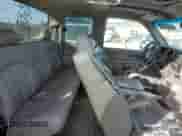 2000 GMC Sierra 1500 SLE with VIN 1GTEK19T1YE253734, listed as a Copart auction lot 42458225 with 197,956 mi miles and Salvage title. Bid and sale history available at DreamBid. Image 10.