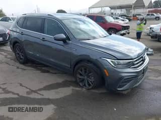 2022 Volkswagen Tiguan SE с VIN 3VV3B7AXXNM176281, выставлен на аукционе IAAI как лот 43128427 с пробегом 51 928 миль миль и . История ставок и продаж доступна на DreamBid. Изображение 1.
