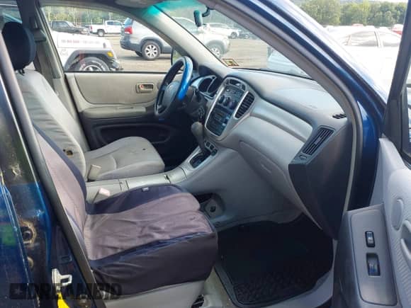 2004 Toyota Highlander with VIN JTEEP21A340005098, listed as a IAAI auction lot 43105560 with 304,314 mi miles and . Bid and sale history available at DreamBid. Image 5.