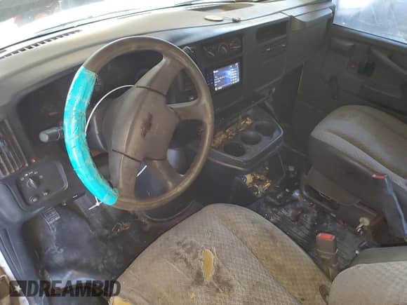 2004 Chevrolet Express Cargo с VIN 1GCGG29V741185720, выставлен на аукционе Copart как лот 47663105 с пробегом 349 215 миль миль и Списание • Salvage title. История ставок и продаж доступна на DreamBid. Изображение 8.