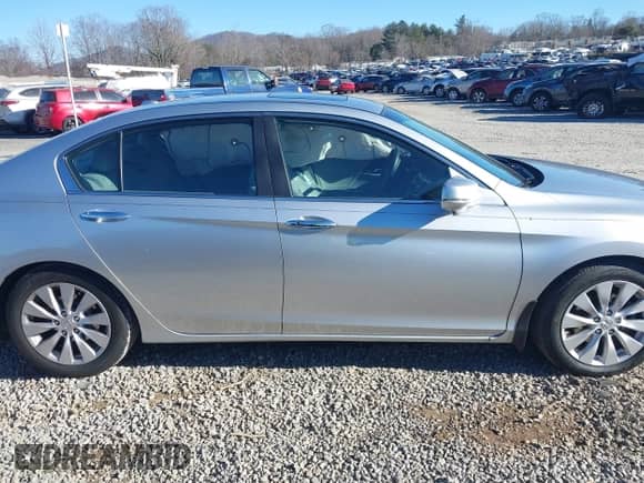 2013 Honda Accord EX-L z VIN 1HGCR2F81DA043856, wystawiony jako IAAI lot #41290919 z przebiegiem 125 875 mil mil oraz . Historia ofert i sprzedaży dostępna na DreamBid. Obrazek 13.