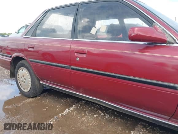 1990 Toyota Camry с VIN 4T1SV22E4LU267956, выставлен на аукционе IAAI как лот 42514219 с пробегом 247 355 миль миль и . История ставок и продаж доступна на DreamBid. Изображение 6.
