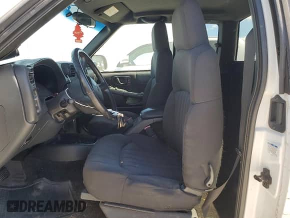 2003 Chevrolet S-10 Fleet с VIN 1GCCS19X338173496, выставлен на аукционе Copart как лот 75531784 с пробегом 142 396 миль миль и Списание • Salvage title. История ставок и продаж доступна на DreamBid. Изображение 7.