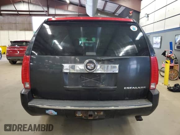 2008 Cadillac Escalade ESV with VIN 1GYFK66828R136233, listed as a Copart auction lot 65292385 with 176,225 mi miles and Clean title. Bid and sale history available at DreamBid. Image 6.