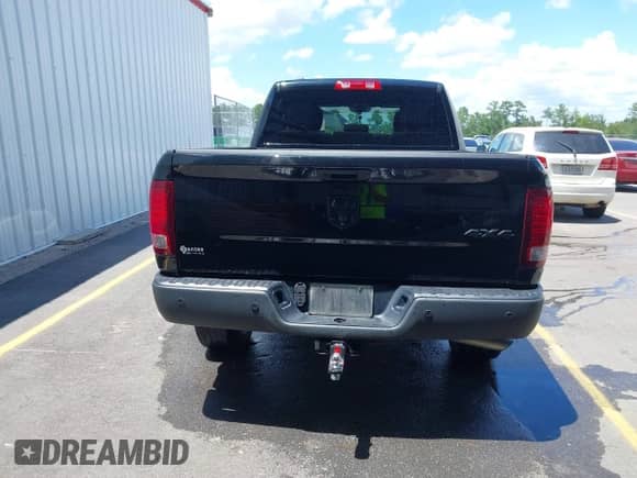 2023 Ram 1500 Warlock z VIN 1C6RR7GG7PS556496, wystawiony jako IAAI lot #42751186 z przebiegiem 60 211 mil mil oraz . Historia ofert i sprzedaży dostępna na DreamBid. Obrazek 16.