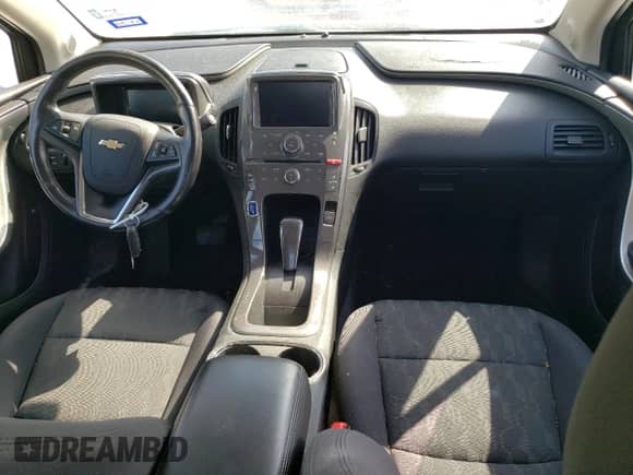 2015 Chevrolet Volt z VIN 1G1RA6E40FU107157, wystawiony jako Copart lot #68286173 z przebiegiem 92 476 mil mil oraz . Historia ofert i sprzedaży dostępna na DreamBid. Obrazek 8.