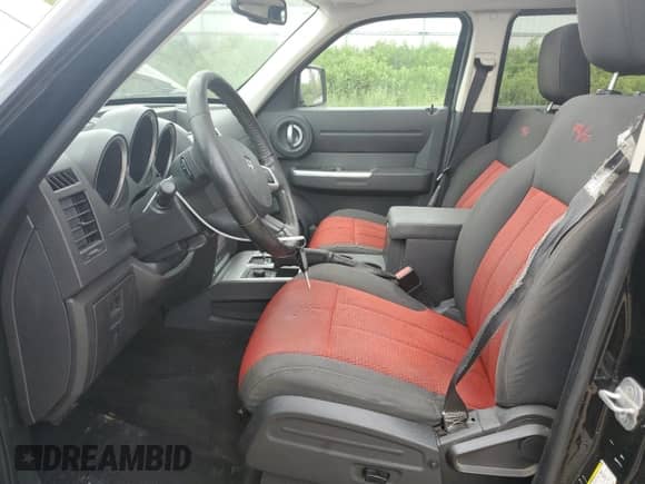 2007 Dodge Nitro R/T с VIN 1D8GU58617W622205, выставлен на аукционе Copart как лот 57022844 с пробегом 132 452 миль миль и Списание • Salvage title. История ставок и продаж доступна на DreamBid. Изображение 7.