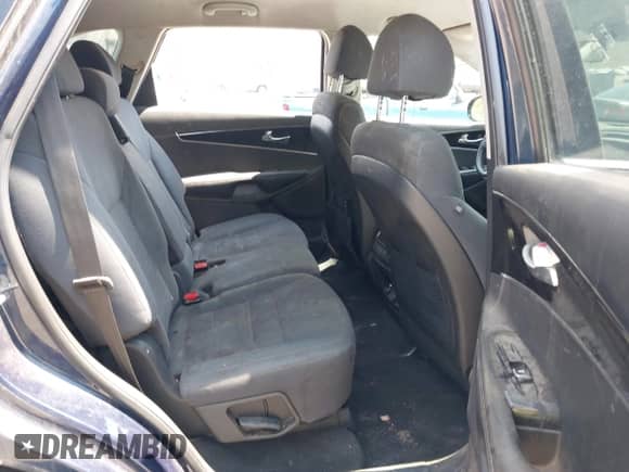 2018 Kia Sorento LX с VIN 5XYPG4A57JG352256, выставлен на аукционе IAAI как лот 42898356 с пробегом 94 665 миль миль и . История ставок и продаж доступна на DreamBid. Изображение 8.