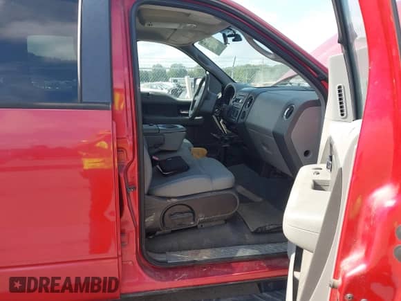 2008 Ford F-150 XLT z VIN 1FTPW14V28FA15150, wystawiony jako IAAI lot #43052022 z przebiegiem 187 432 mil mil oraz . Historia ofert i sprzedaży dostępna na DreamBid. Obrazek 5.