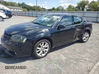 2012 Dodge Avenger R/T z VIN 1C3CDZBGXCN218149, wystawiony jako Copart lot #71328255 z przebiegiem 133 380 mil mil oraz Szkoda całkowita • Salvage title. Historia ofert i sprzedaży dostępna na DreamBid. Obrazek 1.