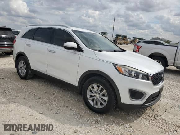 2018 Kia Sorento L with VIN 5XYPG4A36JG418391, listed as a Copart auction lot 82775405 with 110,036 mi miles and Clean title. Bid and sale history available at DreamBid. Image 4.