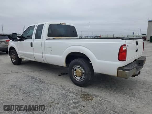 2013 Ford F-250 XL z VIN 1FT7X2A64DEB17792, wystawiony jako Copart lot #51159425 z przebiegiem 246 495 mil mil oraz Czysty tytuł • Clean title. Historia ofert i sprzedaży dostępna na DreamBid. Obrazek 2.
