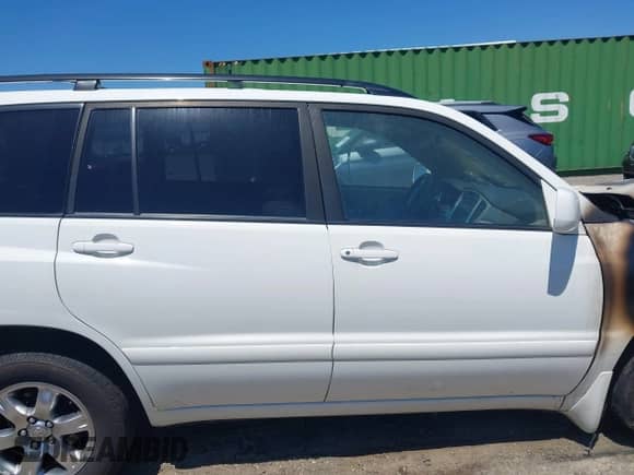 2006 Toyota Highlander with VIN JTEGP21A760114319, listed as a IAAI auction lot 42561679 with Not provided miles and . Bid and sale history available at DreamBid. Image 12.