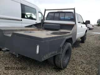 1995 Dodge 3500 z VIN 3B7MF33C5SM159300, wystawiony jako Copart lot #85107004 z przebiegiem 378 289 mil mil oraz Szkoda całkowita • Salvage title. Historia ofert i sprzedaży dostępna na DreamBid. Obrazek 3.