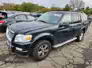 2010 Ford Explorer XLT z VIN 1FMEU7DE5AUA51198, wystawiony jako Copart lot #86650485 z przebiegiem 166 165 mil mil oraz Szkoda całkowita • Salvage title. Historia ofert i sprzedaży dostępna na DreamBid. Obrazek 1.