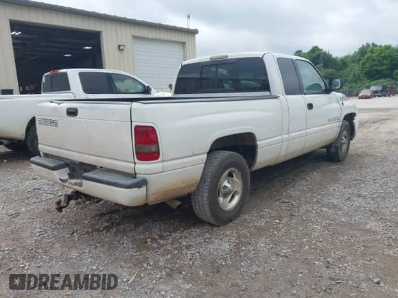 1999 Dodge 1500 with VIN 3B7HC13Z9XG101506, listed as a IAAI auction lot 42485814 with 201,080 mi miles and . Bid and sale history available at DreamBid. Image 4.