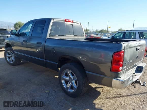 2004 Dodge 1500 SLT z VIN 1D7HA18N94S522731, wystawiony jako IAAI lot #43485214 z przebiegiem 195 396 mil mil oraz . Historia ofert i sprzedaży dostępna na DreamBid. Obrazek 3.