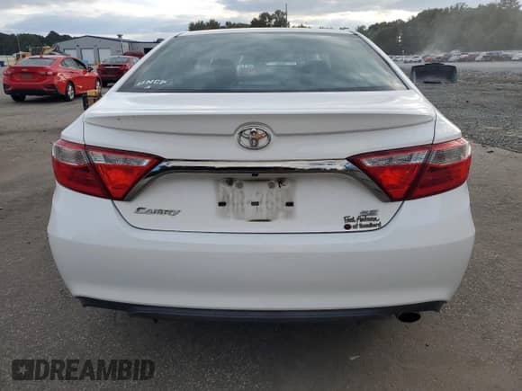 2015 Toyota Camry SE z VIN 4T1BF1FK4FU901066, wystawiony jako Copart lot #82366655 z przebiegiem 178 586 mil mil oraz Szkoda całkowita • Salvage title. Historia ofert i sprzedaży dostępna na DreamBid. Obrazek 6.
