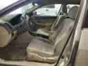 2003 Honda Accord LX z VIN 1HGCM56443A816895, wystawiony jako Copart lot #60211995 z przebiegiem 268 839 mil mil oraz Czysty tytuł • Clean title. Historia ofert i sprzedaży dostępna na DreamBid. Obrazek 7.