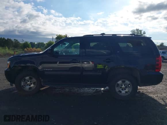 2012 Chevrolet Tahoe LT z VIN 1GNSKBE07CR159175, wystawiony jako IAAI lot #43061685 z przebiegiem 251 378 mil mil oraz . Historia ofert i sprzedaży dostępna na DreamBid. Obrazek 14.
