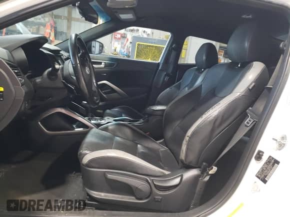 2016 Hyundai Veloster Turbo с VIN KMHTC6AE7GU283559, выставлен на аукционе Copart как лот 61600565 с пробегом Не указан миль и Списание • Salvage title. История ставок и продаж доступна на DreamBid. Изображение 7.