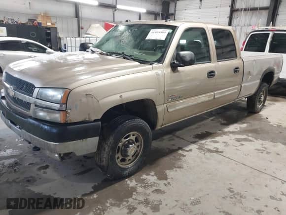 2004 Chevrolet Silverado 2500HD LS с VIN 1GCHK23174F168833, выставлен на аукционе IAAI как лот 41404504 с пробегом 182 815 миль миль и . История ставок и продаж доступна на DreamBid. Изображение 23.