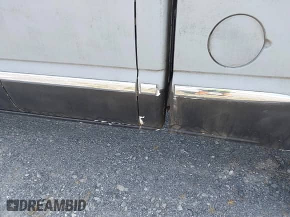 2002 GMC Sierra 1500 SLE с VIN 2GTEC19V721345759, выставлен на аукционе IAAI как лот 43026220 с пробегом 340 756 миль миль и . История ставок и продаж доступна на DreamBid. Изображение 12.