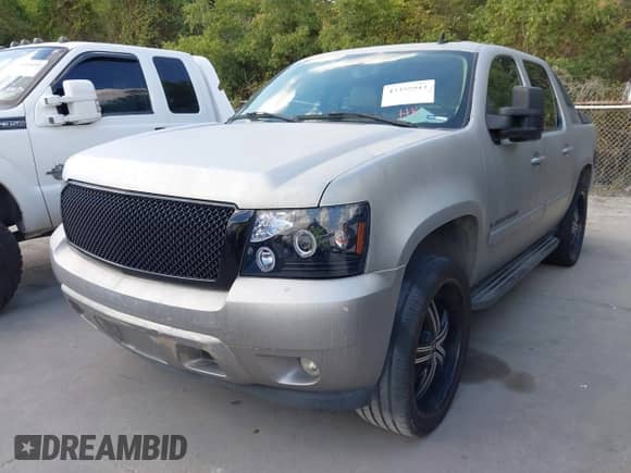 2008 Chevrolet Avalanche 1LT с VIN 3GNEC12028G141764, выставлен на аукционе IAAI как лот 43355911 с пробегом 185 541 миль миль и . История ставок и продаж доступна на DreamBid. Изображение 2.