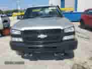 2005 Chevrolet Silverado 1500 LS z VIN 2GCEC19T251331383, wystawiony jako Copart lot #71864965 z przebiegiem 178 046 mil mil oraz Nie do naprawy • Non repairable. Historia ofert i sprzedaży dostępna na DreamBid. Obrazek 5.