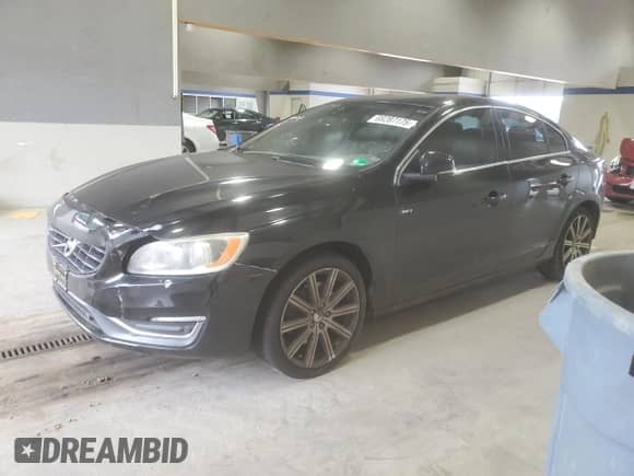 2015 Volvo S60 T6 Drive-E with VIN YV149MFK2F2351331, listed as a Copart auction lot 69287175 with 126,628 mi miles and Salvage title. Bid and sale history available at DreamBid. Image 1.
