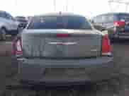 2018 Chrysler 300 S с VIN 2C3CCABG5JH227870, выставлен на аукционе IAAI как лот 41930404 с пробегом 109 903 миль миль и . История ставок и продаж доступна на DreamBid. Изображение 16.