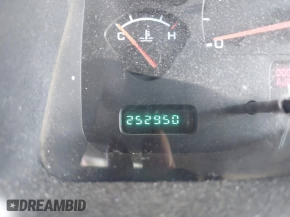 2002 Dodge Dakota SLT with VIN 1B7HL48N82S658321, listed as a IAAI auction lot 41506738 with 252,950 mi miles and . Bid and sale history available at DreamBid. Image 7.