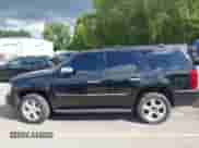 2009 Chevrolet Tahoe LTZ с VIN 1GNFK33099R257675, выставлен на аукционе IAAI как лот 43157202 с пробегом 228 708 миль миль и . История ставок и продаж доступна на DreamBid. Изображение 14.