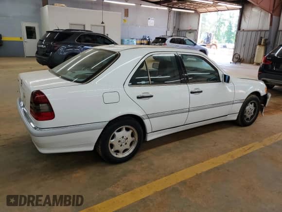 2000 Mercedes-Benz C 230/260/280/320 z VIN WDBHA29G2YA841169, wystawiony jako Copart lot #55229645 z przebiegiem Nie podano mil oraz Szkoda całkowita • Salvage title. Historia ofert i sprzedaży dostępna na DreamBid. Obrazek 3.