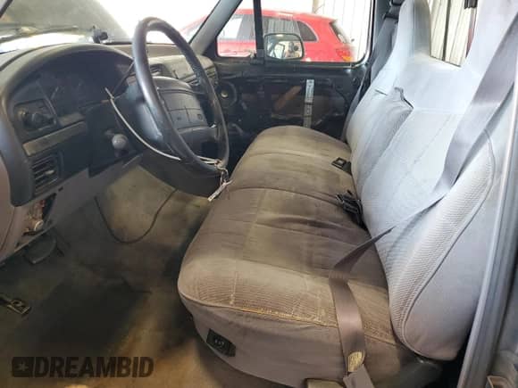 1995 Ford F-150 z VIN 1FTEF15N0SNB67494, wystawiony jako Copart lot #71704725 z przebiegiem 163 148 mil mil oraz Szkoda całkowita • Salvage title. Historia ofert i sprzedaży dostępna na DreamBid. Obrazek 7.