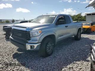 2017 Toyota Tundra SR z VIN 5TFRM5F17HX119417, wystawiony jako Copart lot #85857245 z przebiegiem 182 312 mil mil oraz Nie do naprawy • Non repairable. Historia ofert i sprzedaży dostępna na DreamBid. Obrazek 1.