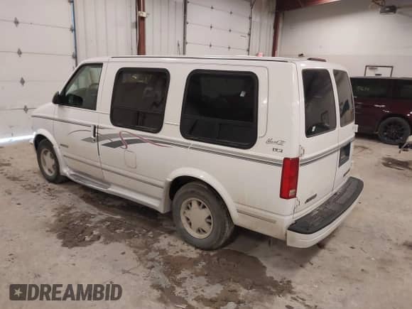 1998 Chevrolet Astro Cargo YF7 Upfitter с VIN 1GBDM19W1WB121821, выставлен на аукционе IAAI как лот 41463704 с пробегом 141 724 миль миль и . История ставок и продаж доступна на DreamBid. Изображение 3.