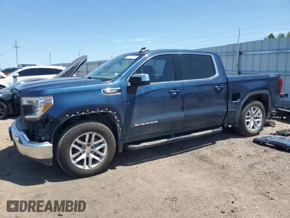 2021 GMC Sierra 1500 SLE z VIN 3GTU9BED1MG264229, wystawiony jako Copart lot #62493495 z przebiegiem 105 819 mil mil oraz Szkoda całkowita • Salvage title. Historia ofert i sprzedaży dostępna na DreamBid. Obrazek 1.