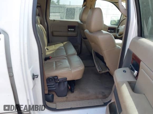 2005 Ford F-150 XLT z VIN 1FTPW12505FA68735, wystawiony jako IAAI lot #43379837 z przebiegiem 168 423 mil mil oraz . Historia ofert i sprzedaży dostępna na DreamBid. Obrazek 8.