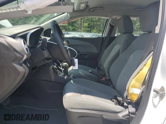 2018 Chevrolet Sonic LS с VIN 1G1JB5SGXJ4119554, выставлен на аукционе Copart как лот 63808725 с пробегом 66 823 миль миль и Списание • Salvage title. История ставок и продаж доступна на DreamBid. Изображение 7.