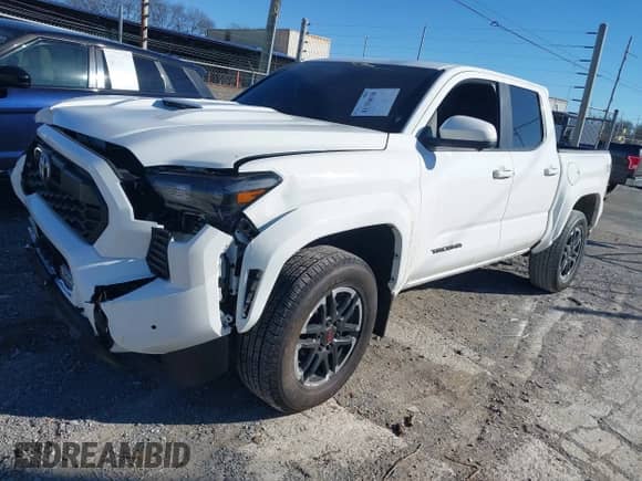 2024 Toyota Tacoma SR5 with VIN 3TMLB5JN1RM022825, listed as a IAAI auction lot 41356038 with 3,977 mi miles and . Bid and sale history available at DreamBid. Image 17.