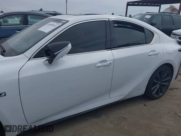 2023 Lexus IS 350 F Sport z VIN JTHGZ1B23P5069379, wystawiony jako IAAI lot #41810913 z przebiegiem 24 529 mil mil oraz . Historia ofert i sprzedaży dostępna na DreamBid. Obrazek 15.