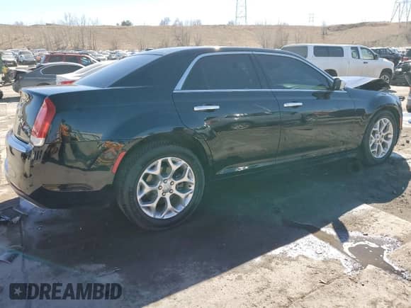 2017 Chrysler 300 C Platinum z VIN 2C3CCASG4HH526874, wystawiony jako Copart lot #45935975 z przebiegiem 43 285 mil mil oraz Szkoda całkowita • Salvage title. Historia ofert i sprzedaży dostępna na DreamBid. Obrazek 3.
