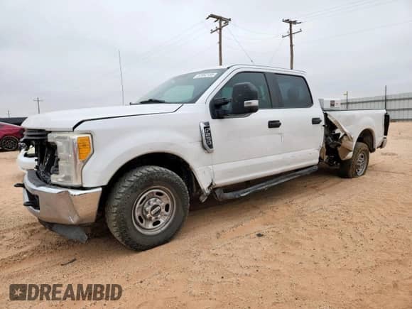 2017 Ford F-250 XL с VIN 1FT7W2A67HEF11151, выставлен на аукционе Copart как лот 57052135 с пробегом 237 681 миль миль и Списание • Salvage title. История ставок и продаж доступна на DreamBid. Изображение 1.