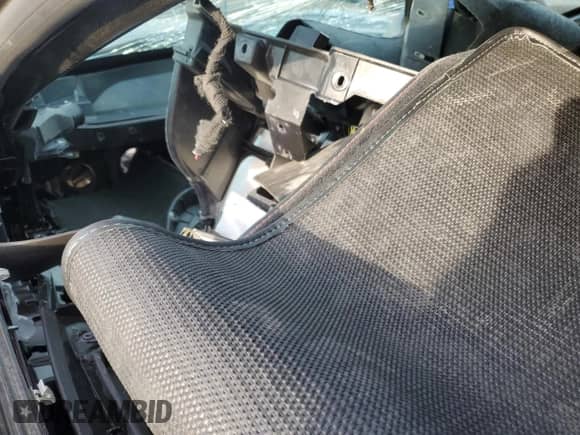 2017 Chevrolet Corvette Grand Sport 2LT z VIN 1G1YX2D75H5120935, wystawiony jako Copart lot #84403624 z przebiegiem Nie podano mil oraz Szkoda całkowita • Salvage title. Historia ofert i sprzedaży dostępna na DreamBid. Obrazek 8.