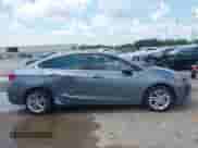 2019 Chevrolet Cruze LT z VIN 1G1BE5SM4K7139171, wystawiony jako IAAI lot #43127377 z przebiegiem 44 293 mil mil oraz . Historia ofert i sprzedaży dostępna na DreamBid. Obrazek 13.