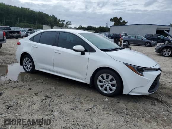 2024 Toyota Corolla LE z VIN 5YFB4MDE9RP191317, wystawiony jako Copart lot #82102535 z przebiegiem 28 931 mil mil oraz Szkoda całkowita • Salvage title. Historia ofert i sprzedaży dostępna na DreamBid. Obrazek 4.