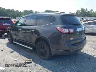 2016 Chevrolet Traverse LS z VIN 1GNKRFED3GJ290923, wystawiony jako IAAI lot #43028015 z przebiegiem 140 243 mil mil oraz . Historia ofert i sprzedaży dostępna na DreamBid. Obrazek 3.